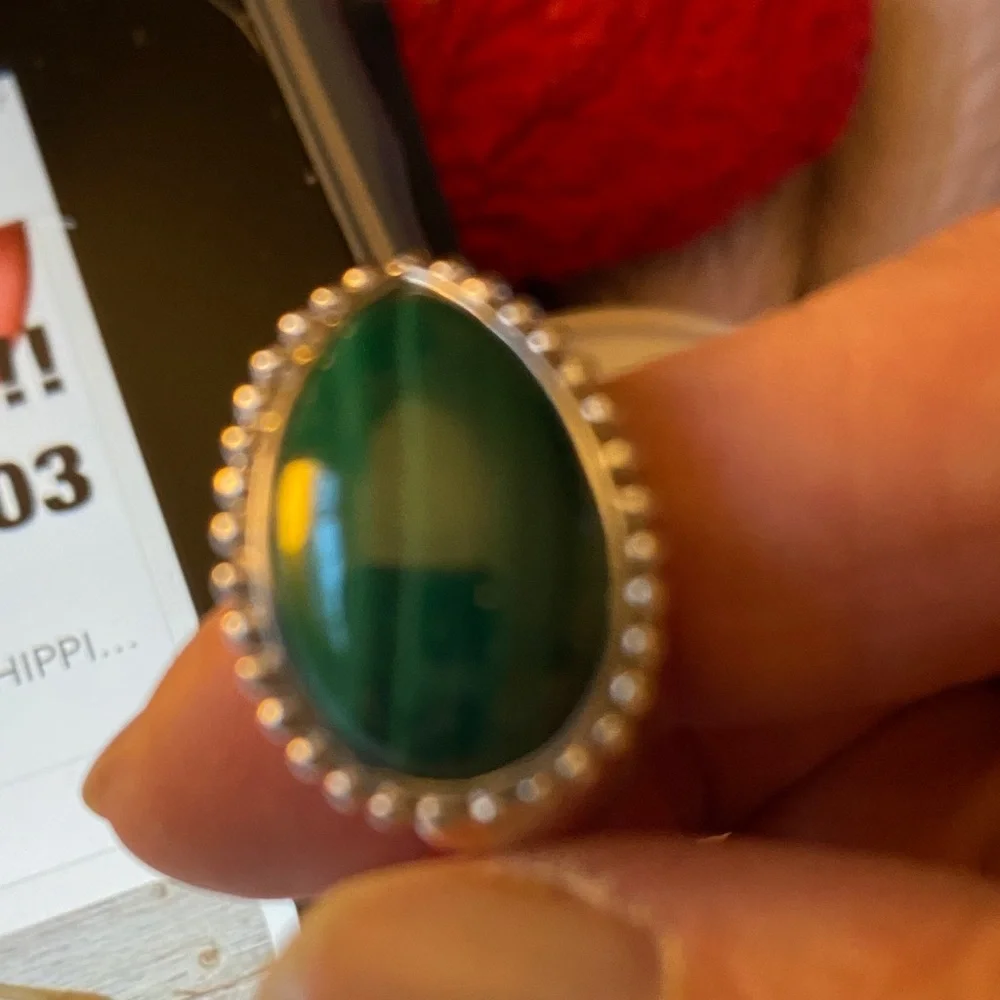 Elegant Malachite ring Size 6 - Picture 4 of 5